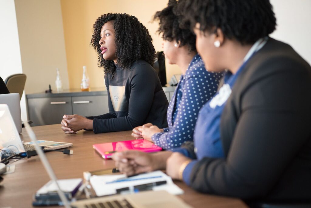転職エージェントを使わない方がいい人の特徴｜本当に必要な人を見極めるのアイキャッチ